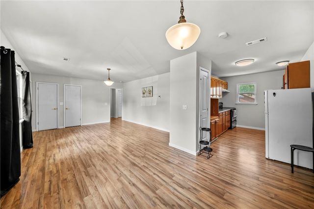900 N Davis Street, Pea Ridge, AR 72751