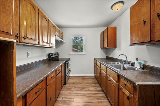 900 N Davis Street, Pea Ridge, AR 72751