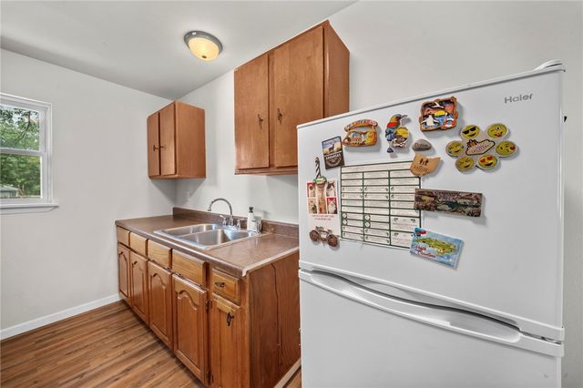 900 N Davis Street, Pea Ridge, AR 72751