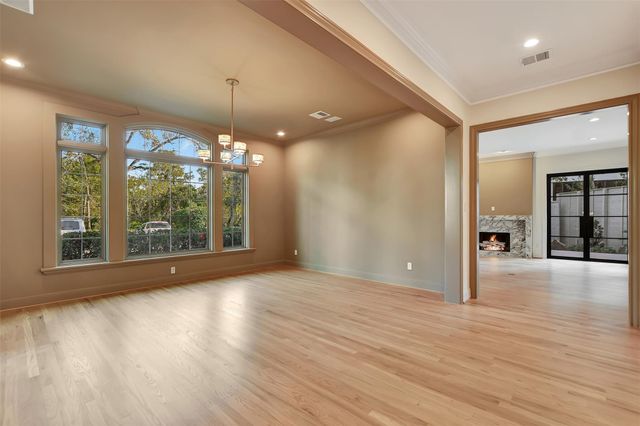 74 Briar Hollow Lane, Houston, TX 77027