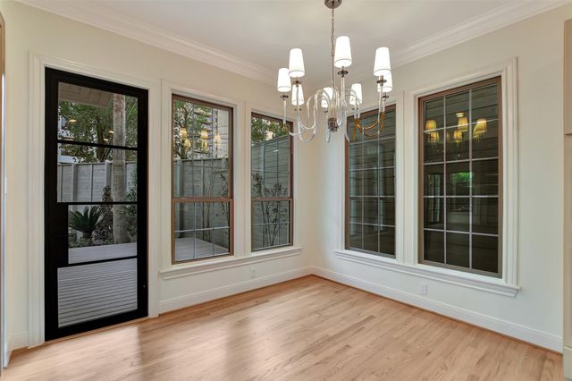 74 Briar Hollow Lane, Houston, TX 77027