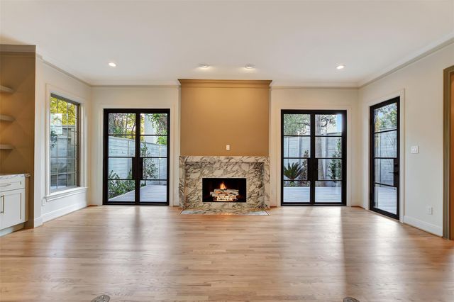 74 Briar Hollow Lane, Houston, TX 77027