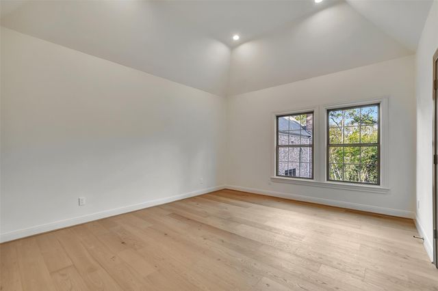 74 Briar Hollow Lane, Houston, TX 77027