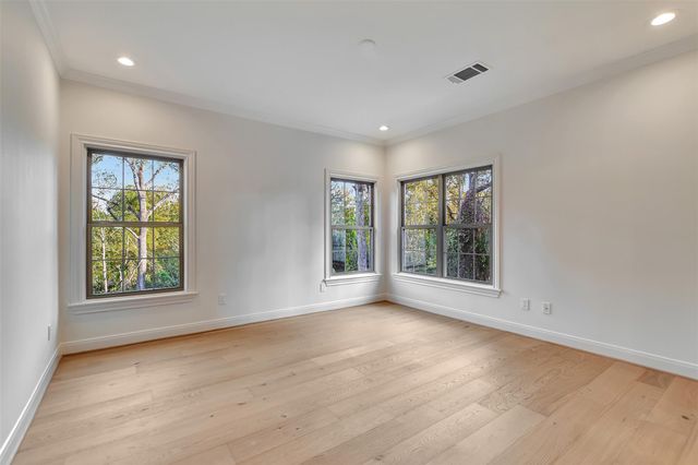 74 Briar Hollow Lane, Houston, TX 77027