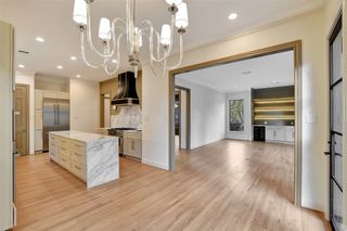 74 Briar Hollow Lane, Houston, TX 77027