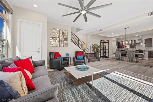 4262 Swift Street, Las Vegas, NV 89135