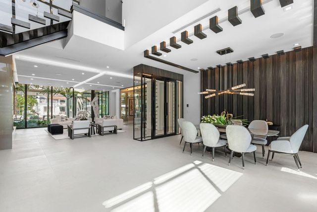 169 W Coconut Palm Road, Boca Raton, FL 33432