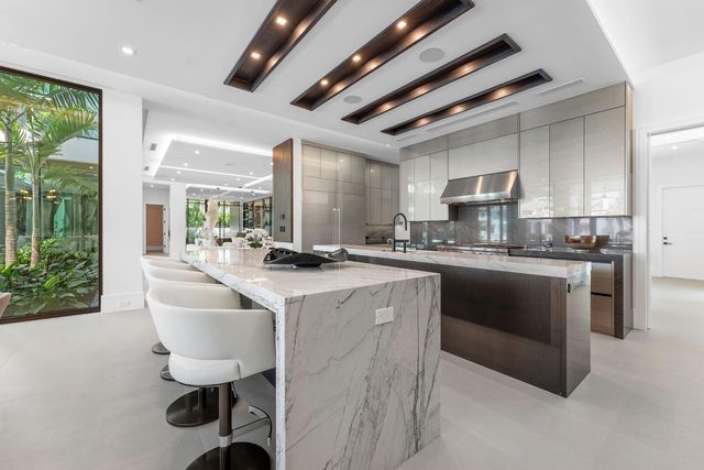 169 W Coconut Palm Road, Boca Raton, FL 33432