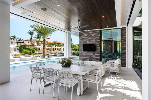 169 W Coconut Palm Road, Boca Raton, FL 33432