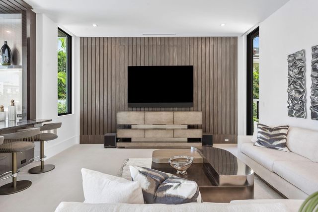 169 W Coconut Palm Road, Boca Raton, FL 33432