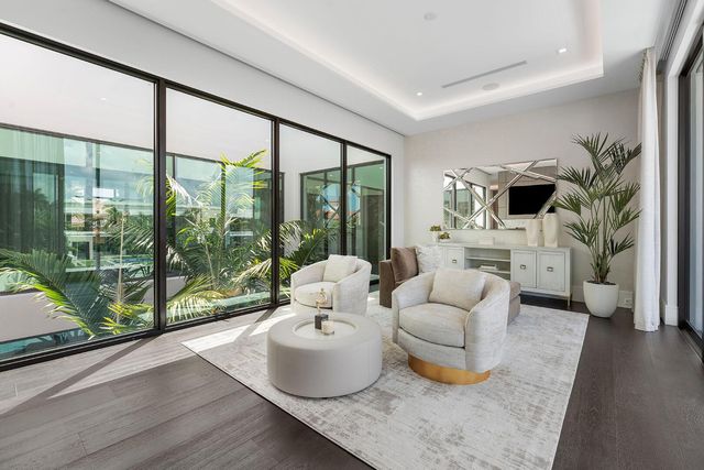 169 W Coconut Palm Road, Boca Raton, FL 33432