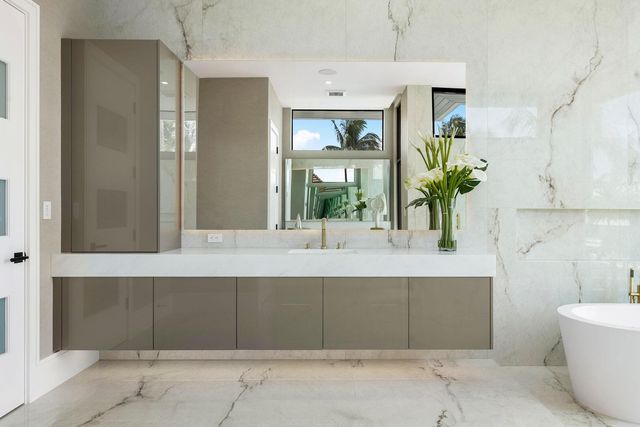 169 W Coconut Palm Road, Boca Raton, FL 33432