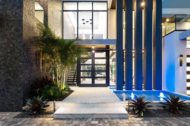 169 W Coconut Palm Road, Boca Raton, FL 33432