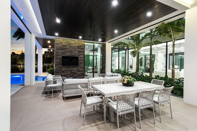 169 W Coconut Palm Road, Boca Raton, FL 33432