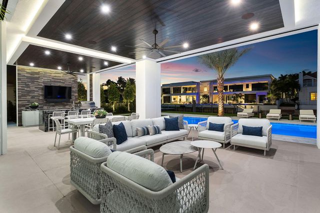 169 W Coconut Palm Road, Boca Raton, FL 33432