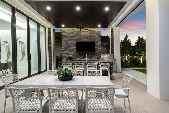 169 W Coconut Palm Road, Boca Raton, FL 33432