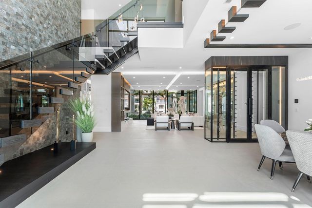 169 W Coconut Palm Road, Boca Raton, FL 33432