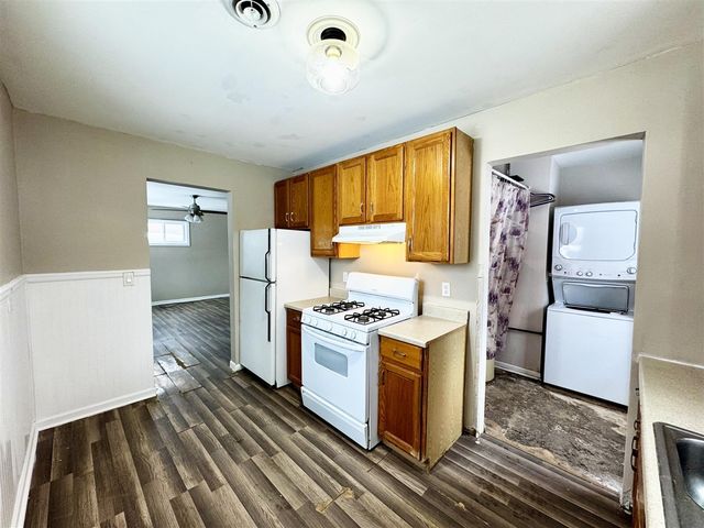 1586 Valley Drive, Highland, MI 48356