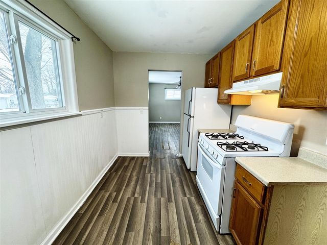 1586 Valley Drive, Highland, MI 48356