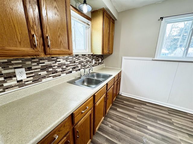 1586 Valley Drive, Highland, MI 48356