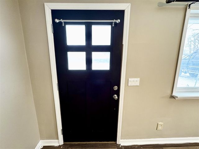 1586 Valley Drive, Highland, MI 48356