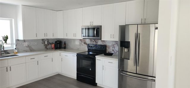 2915 NW 183rd St, Miami Gardens, FL 33056