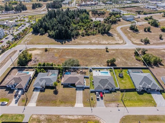 801 SW 2nd TER, Cape Coral, FL 33991