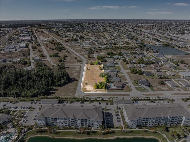 801 SW 2nd TER, Cape Coral, FL 33991