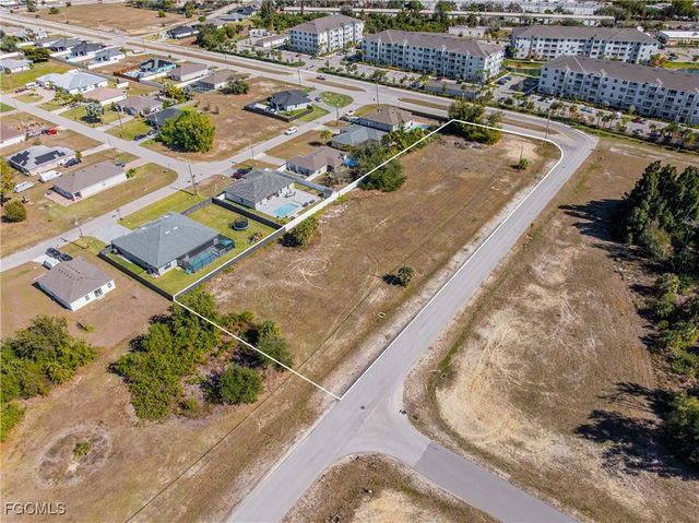 801 SW 2nd TER, Cape Coral, FL 33991