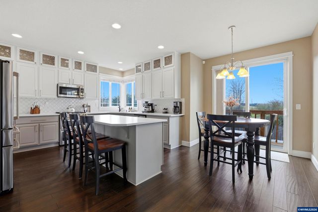2319 N Roger Smith Dr, Newberg, OR 97132