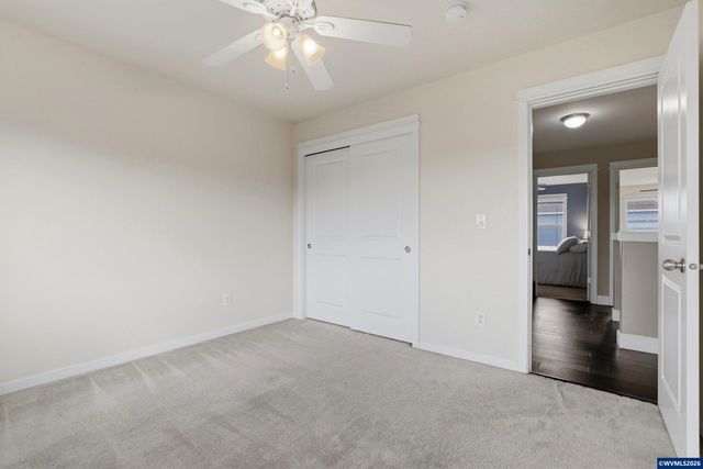 2319 N Roger Smith Dr, Newberg, OR 97132