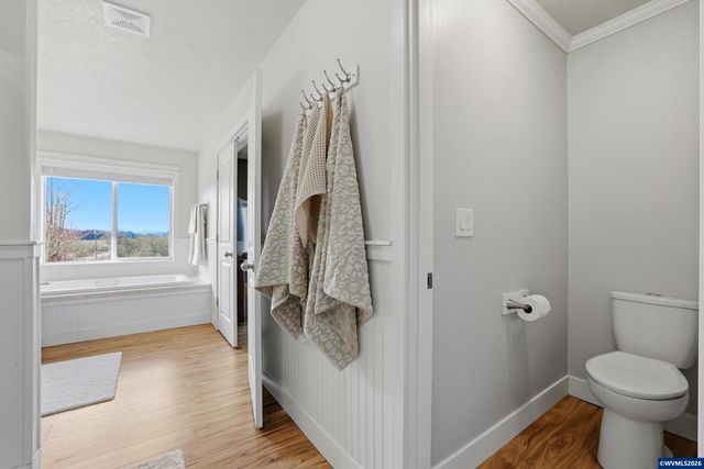 2319 N Roger Smith Dr, Newberg, OR 97132