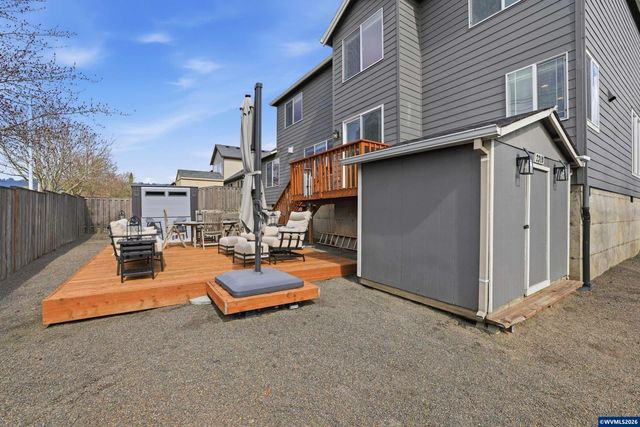 2319 N Roger Smith Dr, Newberg, OR 97132
