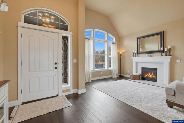 2319 N Roger Smith Dr, Newberg, OR 97132