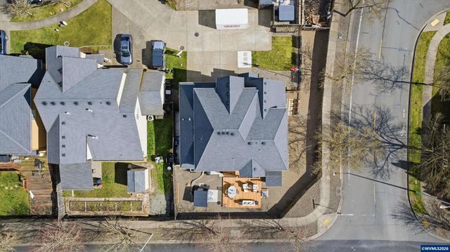 2319 N Roger Smith Dr, Newberg, OR 97132