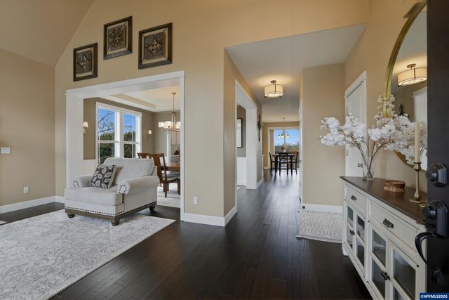 2319 N Roger Smith Dr, Newberg, OR 97132