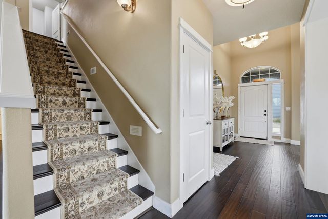 2319 N Roger Smith Dr, Newberg, OR 97132