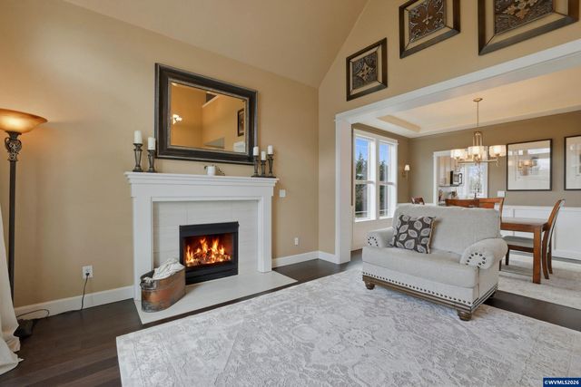 2319 N Roger Smith Dr, Newberg, OR 97132