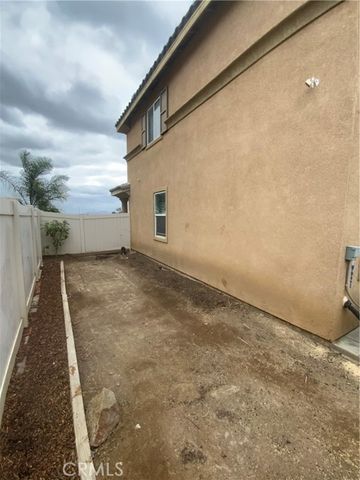 914 Sparrow Way, Perris, CA 92571