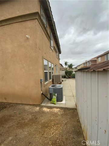 914 Sparrow Way, Perris, CA 92571