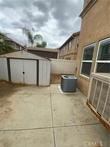 914 Sparrow Way, Perris, CA 92571