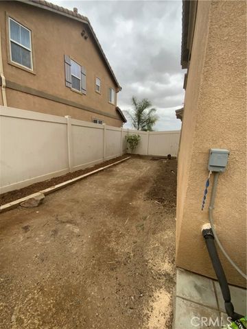 914 Sparrow Way, Perris, CA 92571