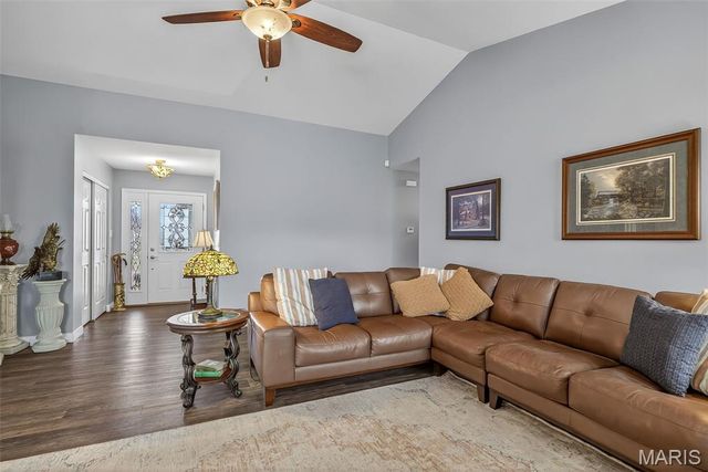 6 Kelso Drive, St Charles, MO 63301