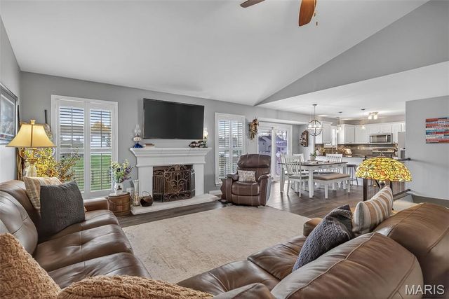 6 Kelso Drive, St Charles, MO 63301