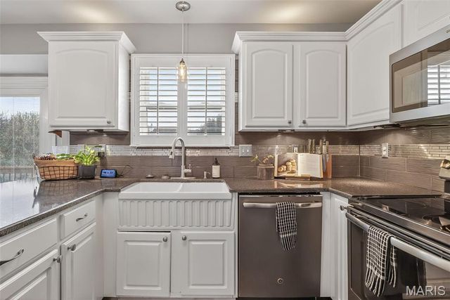 6 Kelso Drive, St Charles, MO 63301