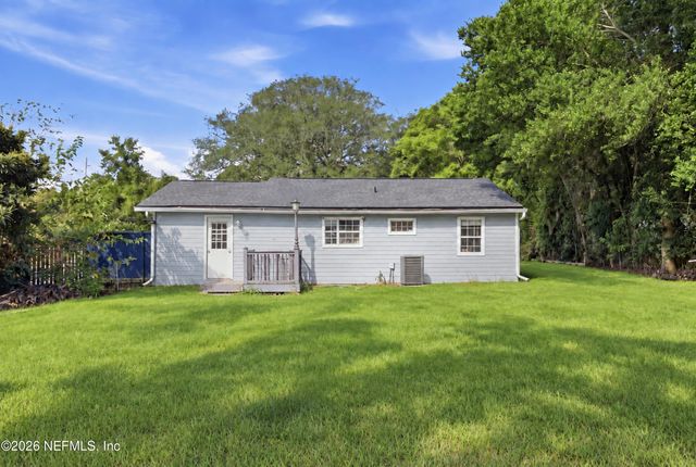 1745 HILLTOP Boulevard, Jacksonville, FL 32246