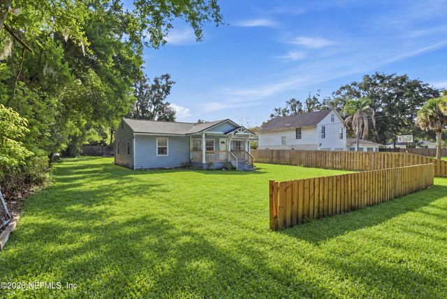 1745 HILLTOP Boulevard, Jacksonville, FL 32246