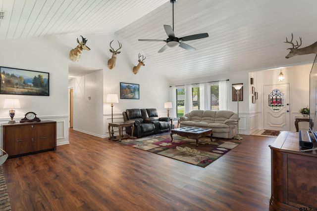507 Ridgeway, Chandler, TX 75758
