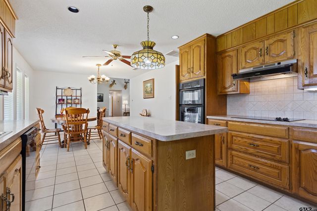 507 Ridgeway, Chandler, TX 75758