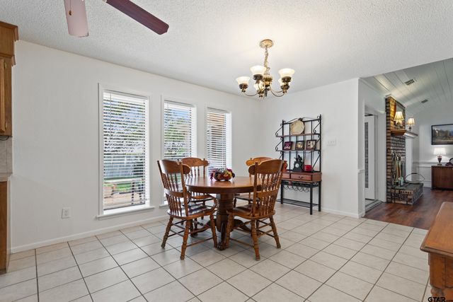 507 Ridgeway, Chandler, TX 75758